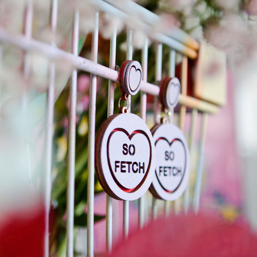 Candy & Kitsch candy heart earrings sits in a kitsch interior design in the variation ’so fetch' inspired by mean girls