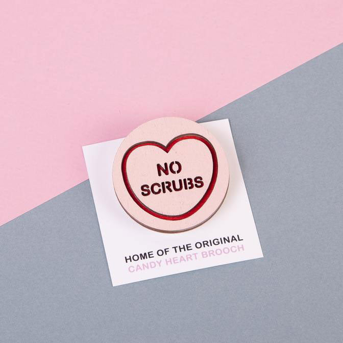 Candy & Kitsch candy heart brooch sits in a kitsch interior design in the variation ’no scrubs' inspired by TLC